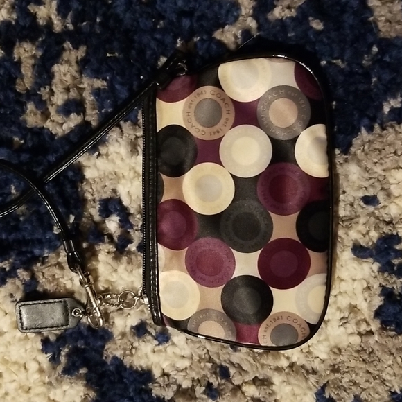 Coach wristlet new never carried perfect condition - Picture 3 of 4